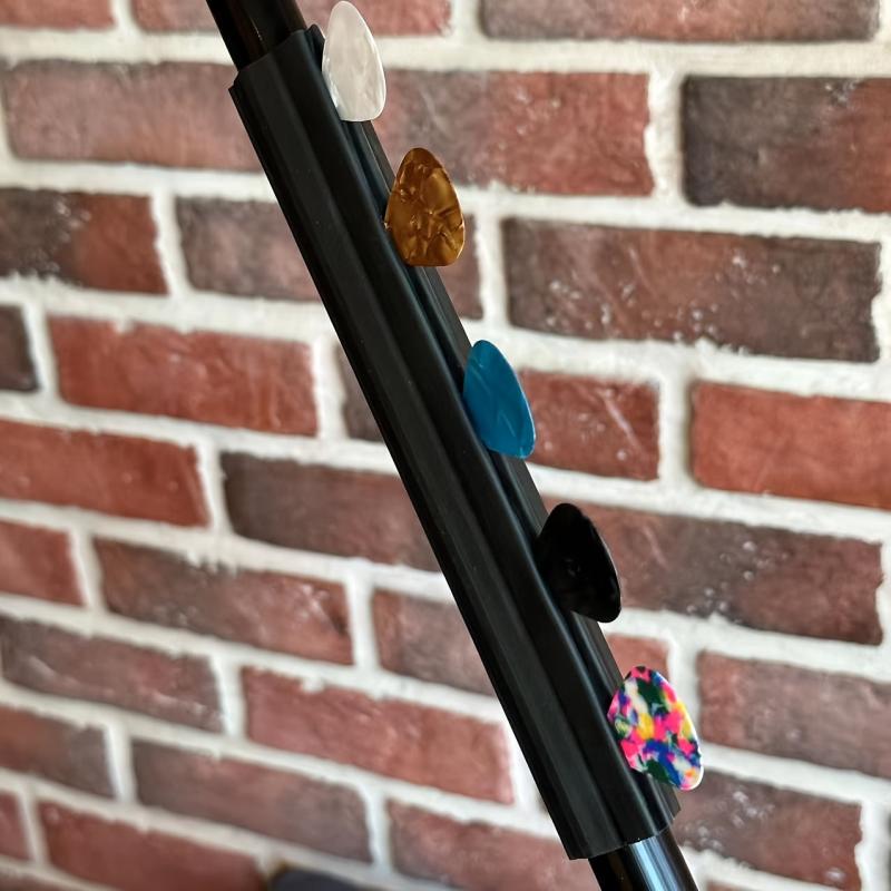 Pick Holder with 5 Picks for Microphone Stand or Music Stand