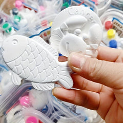 2pcs Kids Coloring DIY Plaster Toys with Paintbrush Random Style