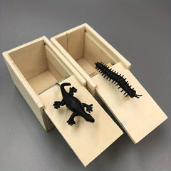 April Fool's Gift Scare Tricky Toy Simulation Spider Wooden Box