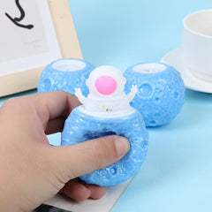 4pcs Spaceman Squeeze Cup Toys Exploration Pinch Funny Toys