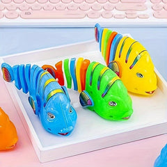 Clockwork Swinging Cartoon Fish Toy Wind Up Bath Water Toy Random