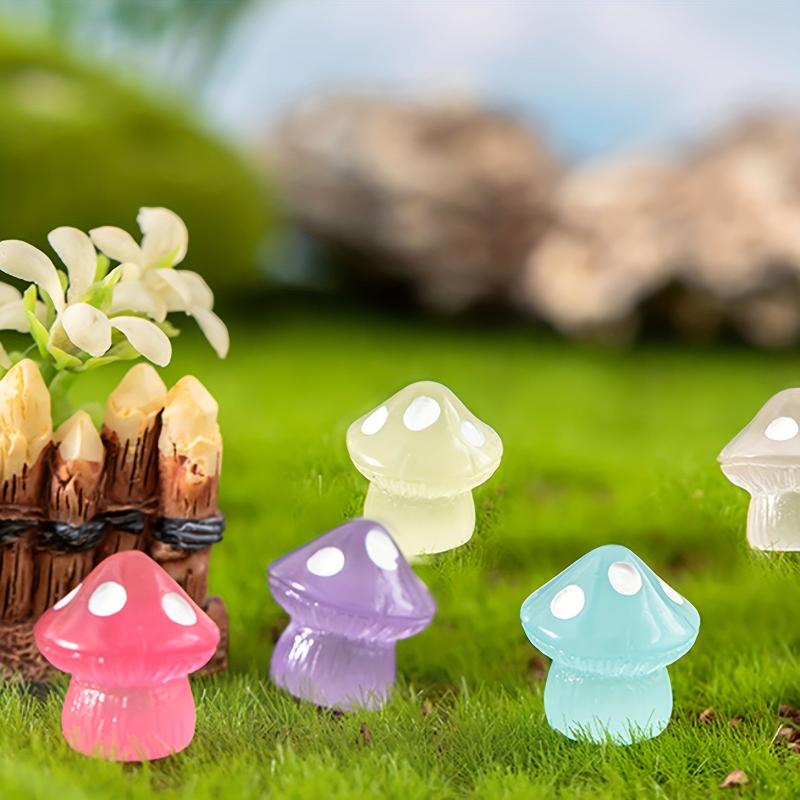 Glow-in-the-Dark 8pcs Mini Resin Mushrooms for DIY Party Decors