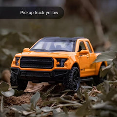 Aluminum Alloy Car Model Toy Vehicle 1:24 Scale Decoration