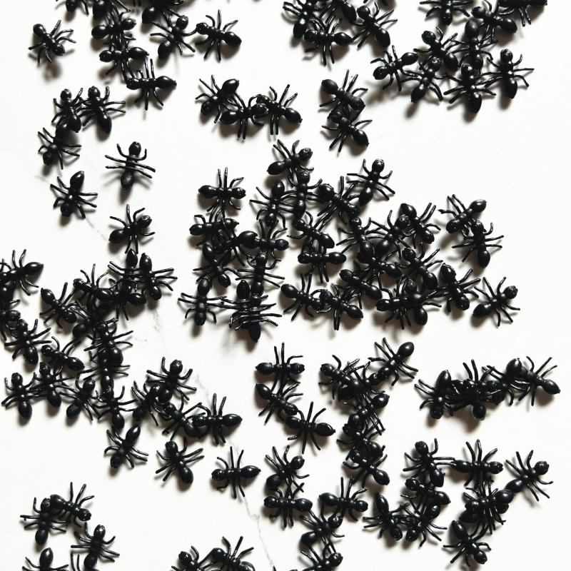 100 Ants Simulation Prank Toys Halloween Bar Decoration Props