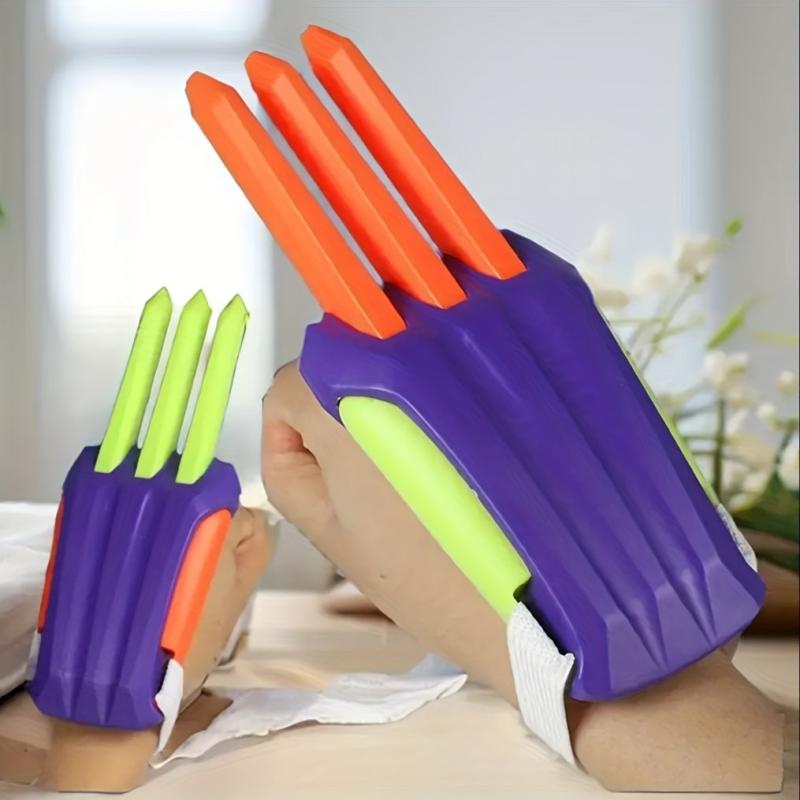3D Carrot Claws Plastic Claw Weapon Model Props Halloween Carrot Toy
