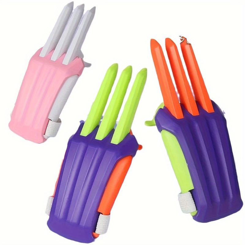 3D Carrot Claws Plastic Claw Weapon Model Props Halloween Carrot Toy