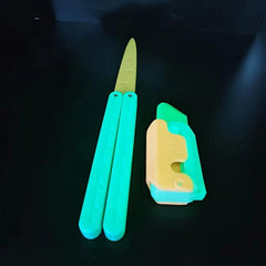 2pcs 3d Gravity Radish Collapsible Decompression Toy Model