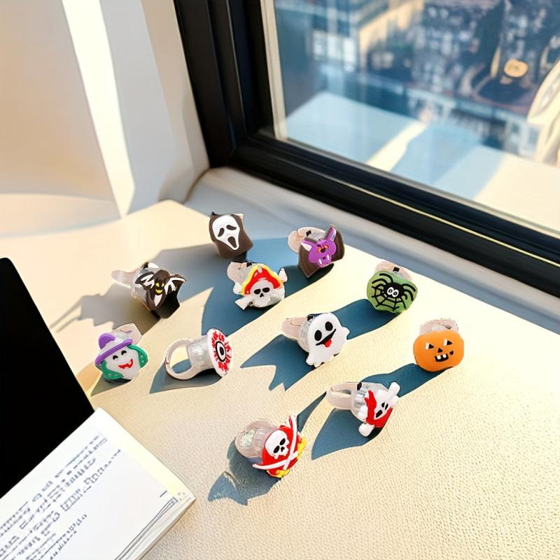 5Pcs Halloween Luminous Ring Finger Lamp Pumpkin Skull Bat Ring Small Gift
