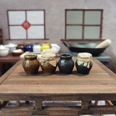 2pcs Mini Ceramic Jars Pickle Pots Small Kitchen Food Play House Toys Models