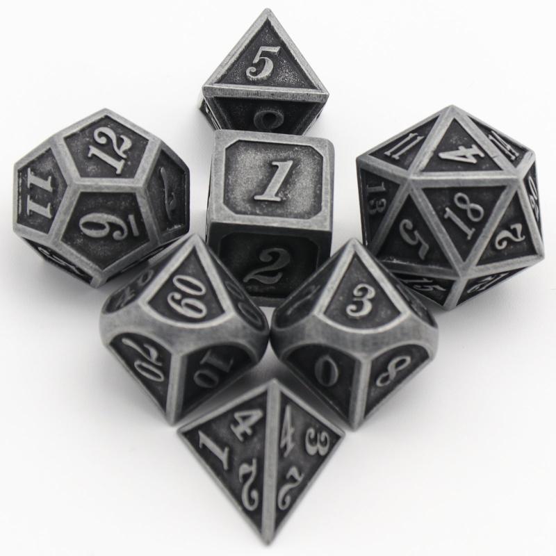 Mini Table Games Metal Dice Set in Pink Red Purple Green