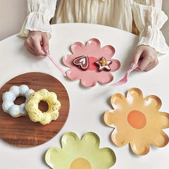 10 Disposable Small Daisy Paper Plates for Theme Party Decoration