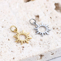 Sun Jewelry Stainless Steel Pendant Plated Titanium Small Flower Pendant