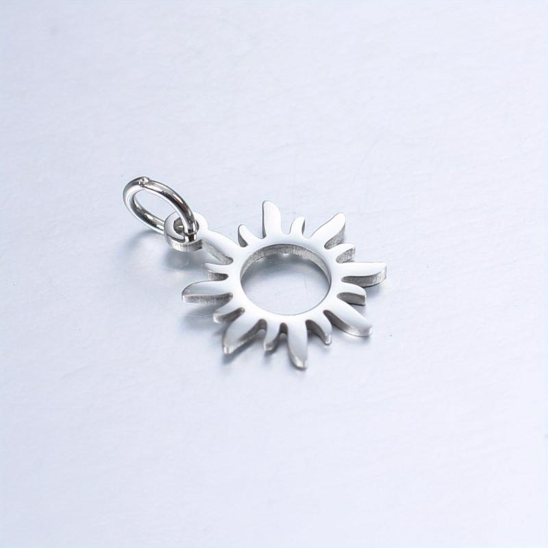Sun Jewelry Stainless Steel Pendant Plated Titanium Small Flower Pendant