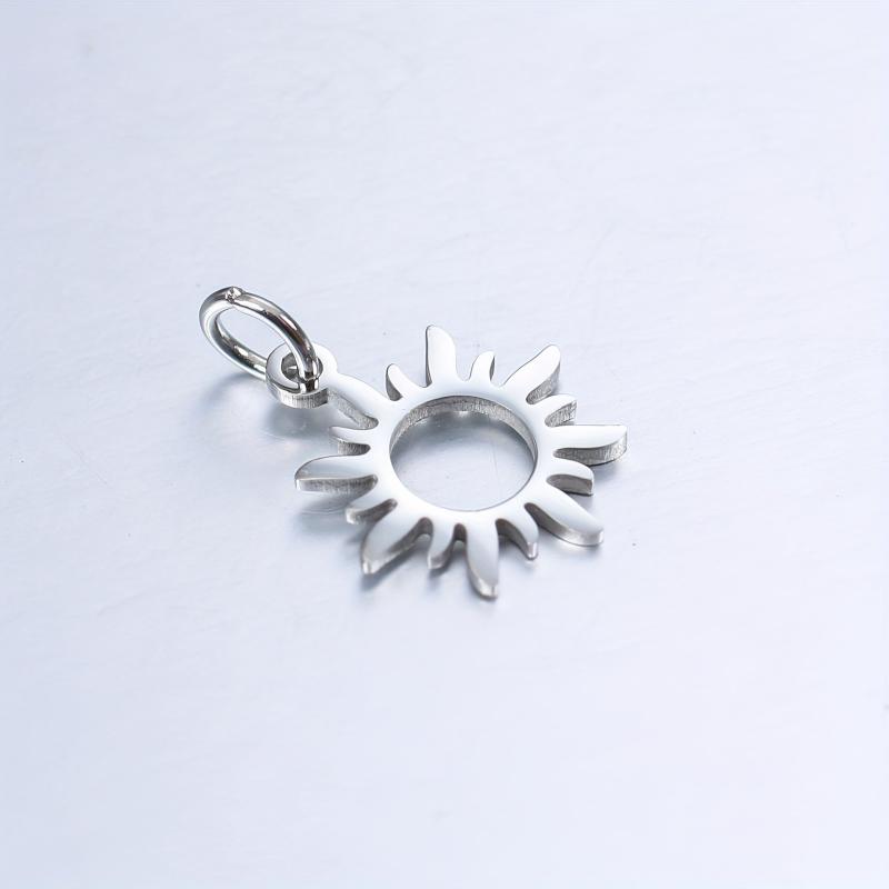 Sun Jewelry Stainless Steel Pendant Plated Titanium Small Flower Pendant
