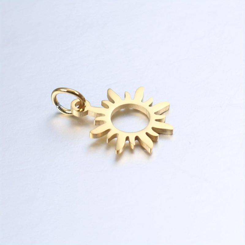 Sun Jewelry Stainless Steel Pendant Plated Titanium Small Flower Pendant