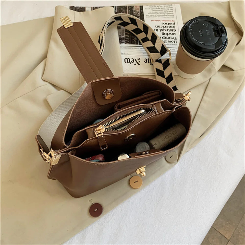 Large Capacity Shoulder Bag Women Handbags Retro Crossbody Bags