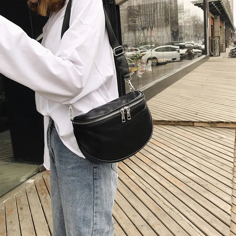 Women's Crossbody Leather Packbag for Hiking
