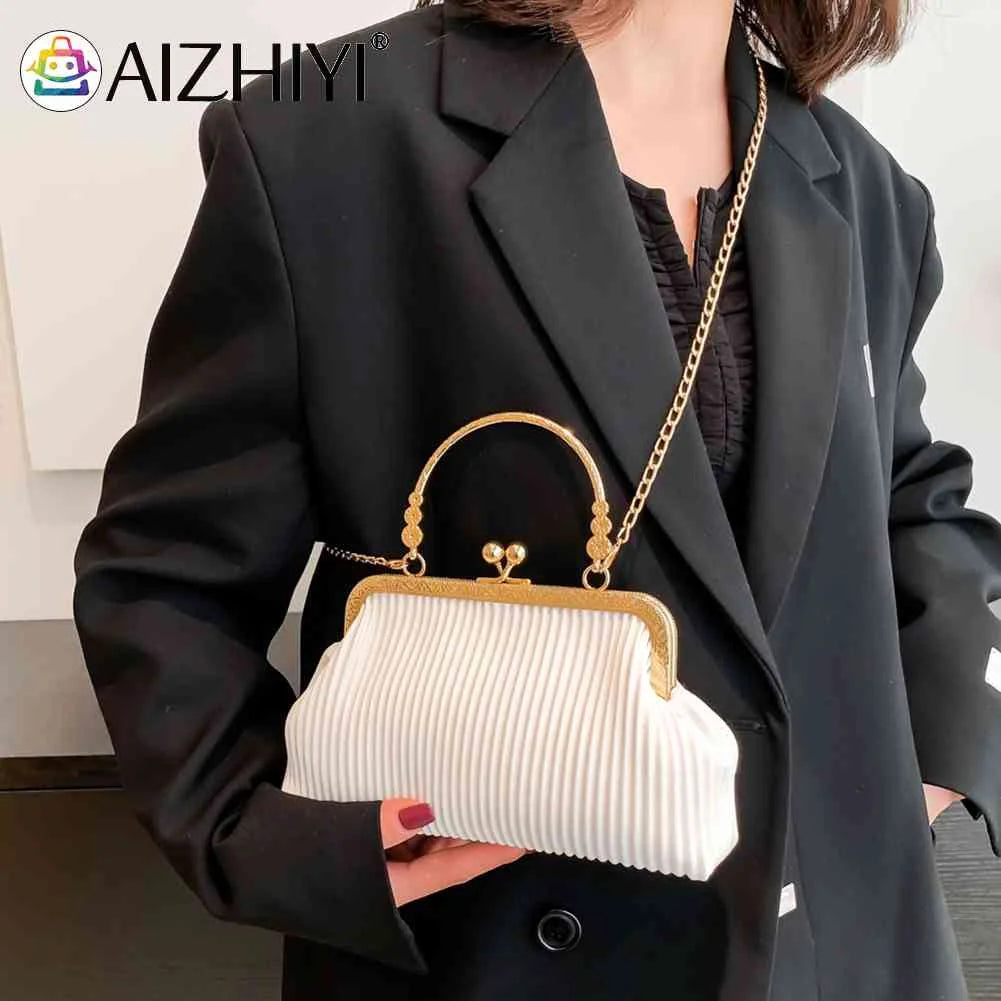 Chain Ladies Messenger Bag Clutch Bag Portable Soft Metal Buckle