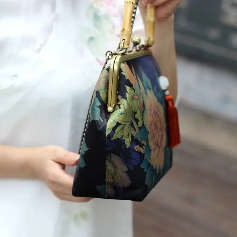 Vintage Chain Tassel Fringe Women's Handbag Shell Lock Wood Bag