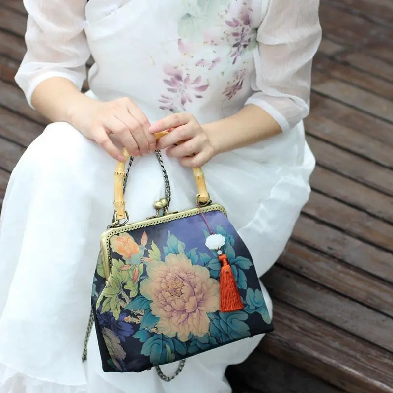 Vintage Chain Tassel Fringe Women's Handbag Shell Lock Wood Bag