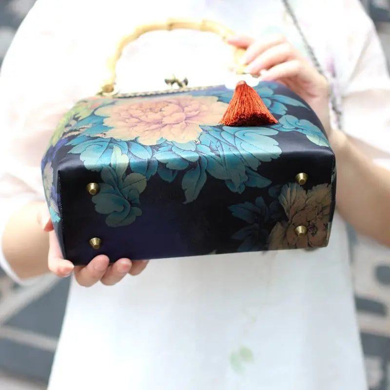 Vintage Chain Tassel Fringe Women's Handbag Shell Lock Wood Bag