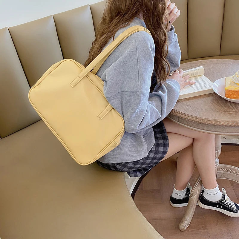 College Style Shoulder Bag for Women Large Capacity Retro PU Leather
