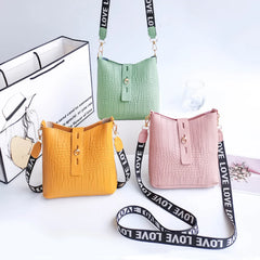 Crocodile Messenger Bag Women PU Leather Crossbody Handbag