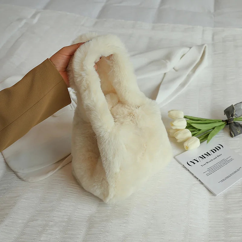 Women's Soft Faux Fur Wristlets Bag Warm Winter Fluffy Bucket Sac