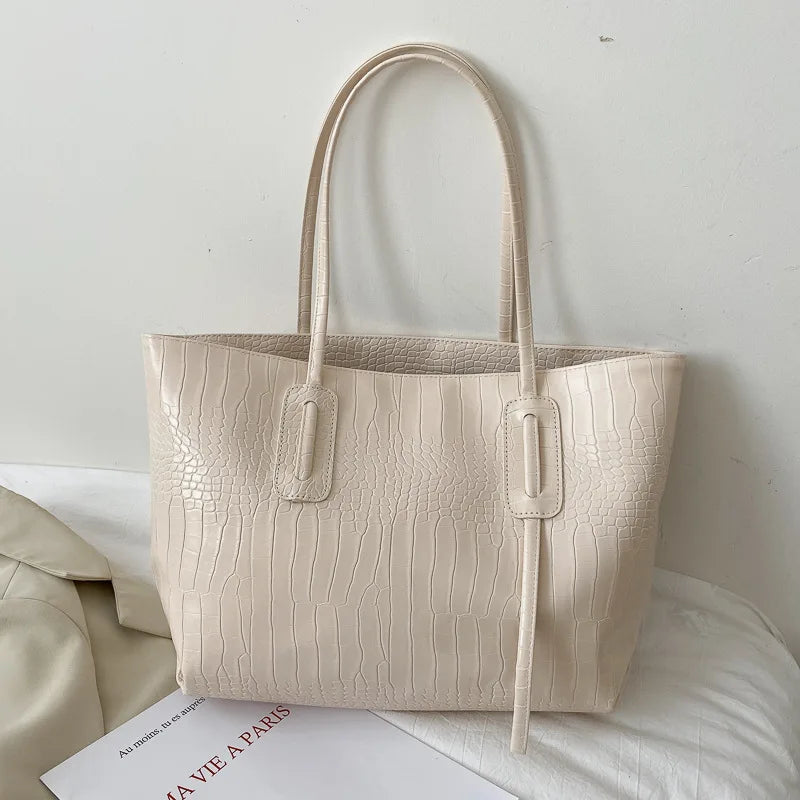 Fashionable Women's Hand Bag with Large Capacity