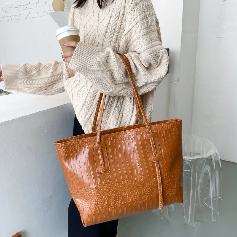Fashionable Women's Hand Bag with Large Capacity