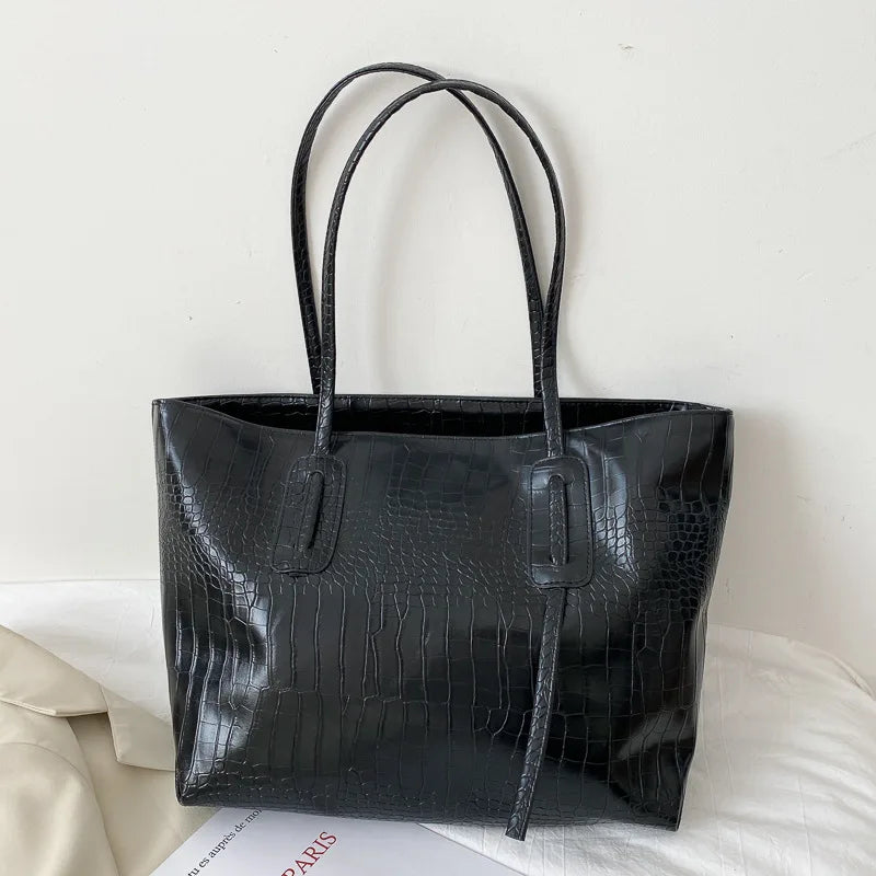 Fashionable Women's Hand Bag with Large Capacity