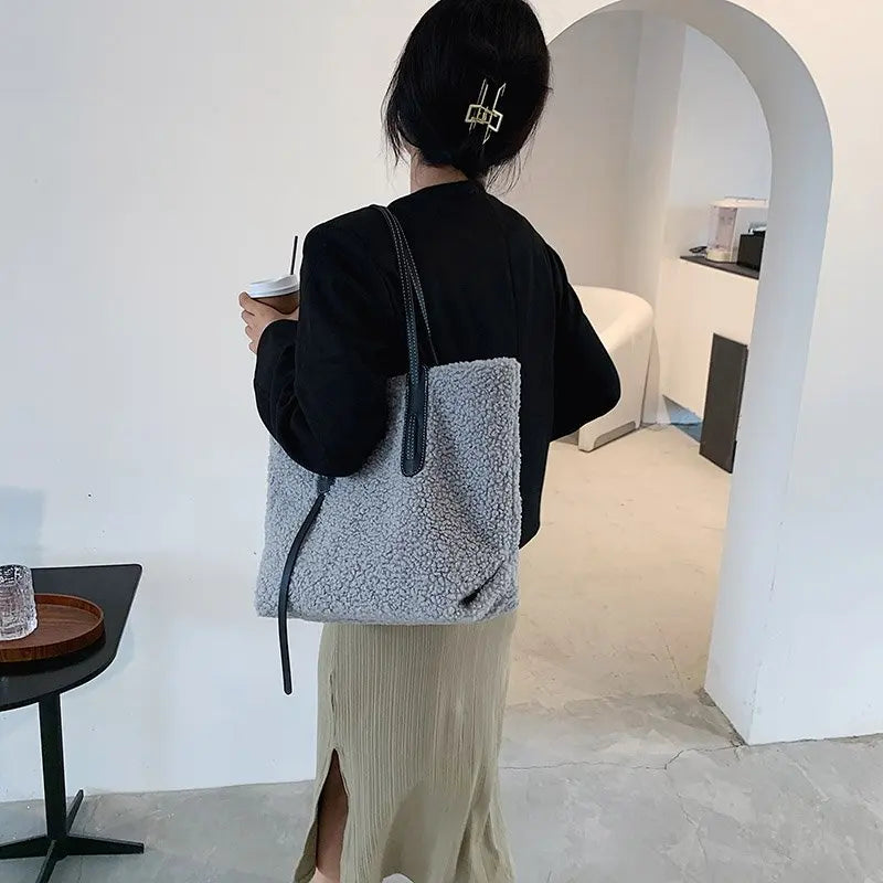 Plush Large Shoulder Bag Woman Zipper Faux Fur Ladies Handbags