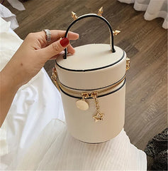 Elegant Lady Shoulder Bag with Rivets