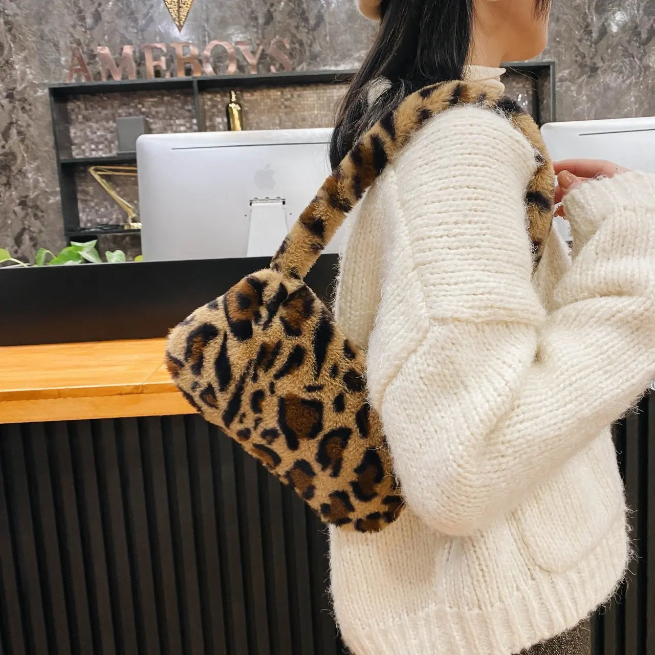 Animal Print Plush Shoulder Bags for Women Winter Furry Ladies Clutch Purse Hand