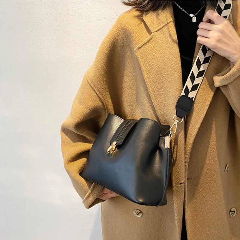 Large Bucket Women Crossbody Bags Wide Strap Clutches Ladies Shoulder Messenger