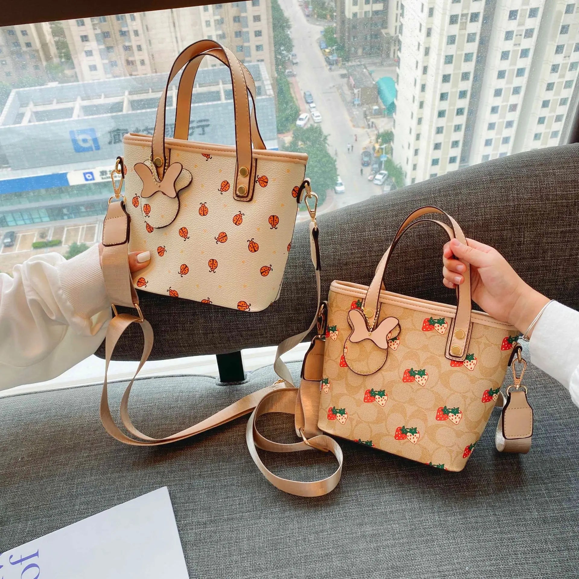 Women's Handbag Cartoon Girl Crossbody Bag Casual Summer Tote Bag