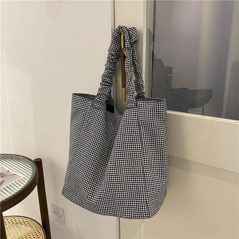 Large-capacity Canvas Handbag Retro Style One-shoulder Bag