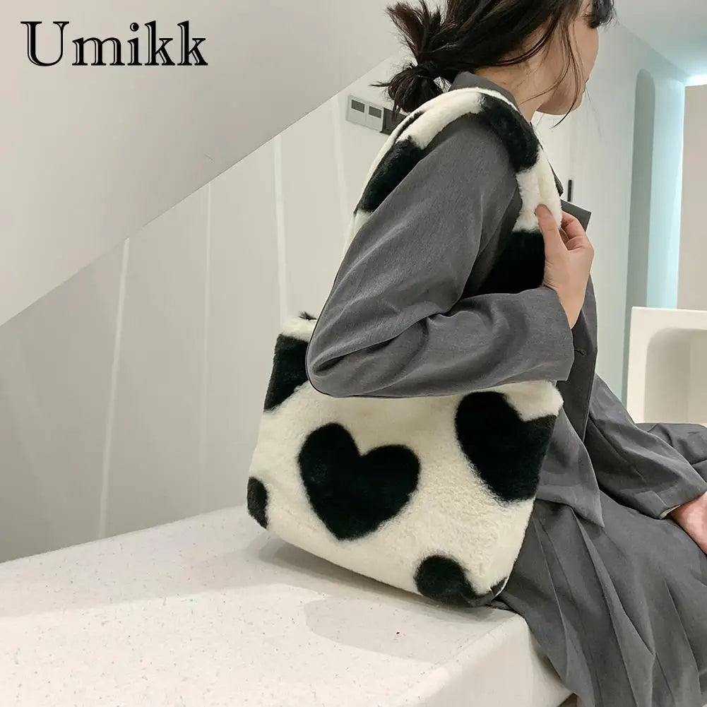 Plush Love Heart Shoulder Bag for Women Casual Daily Use
