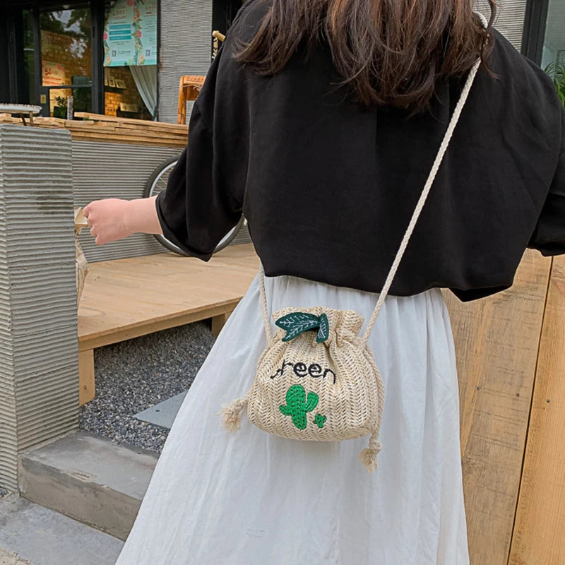 Women Beach Straw Woven Flower Embroidery Shoulder Bag