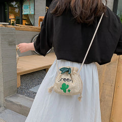 Women Beach Straw Woven Flower Embroidery Shoulder Bag