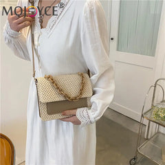 Straw Women Shoulder Messenger Bag with Acrylic Chain for Shopping
