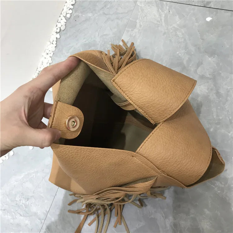 Tassels Shoulder Bag Large Capacity Bucket Handbags PU Leather Totes