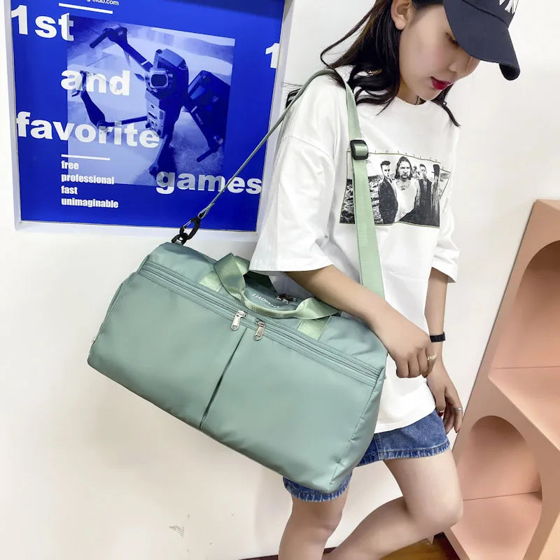 Large Capacity Waterproof Weekend Travel Bag for Women and Men