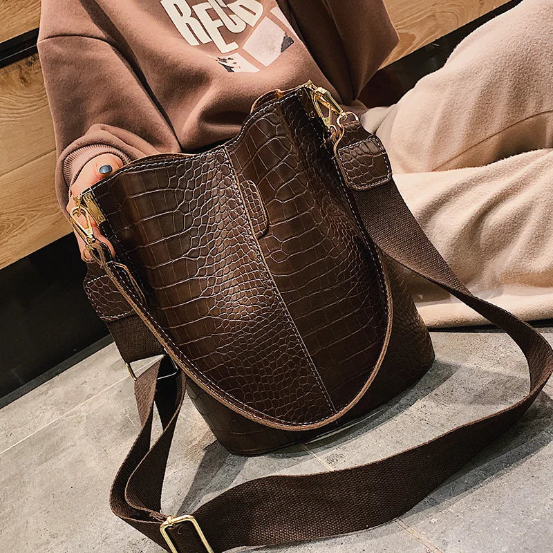 Crocodile Pattern PU Leather Shoulder Bag Bucket Large Capacity Cross-body Bag