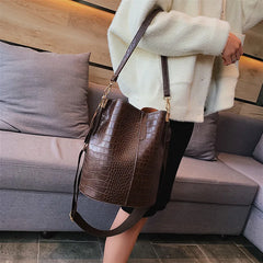 Crocodile Pattern PU Leather Shoulder Bag Bucket Large Capacity Cross-body Bag
