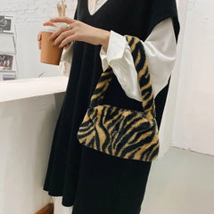 Women Plush Leopard Shoulder Bag