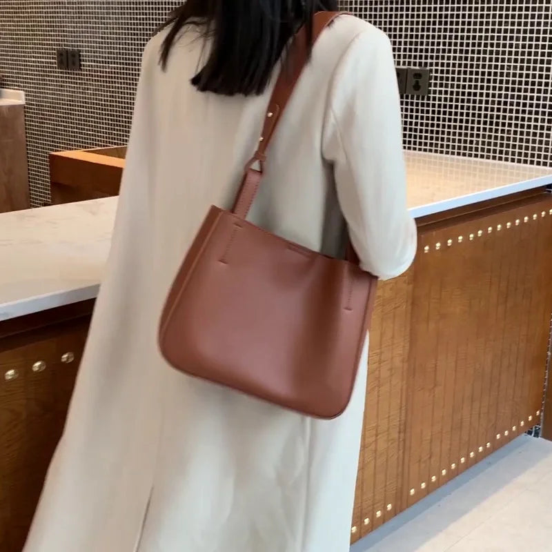Retro PU Leather Messenger Bag Autumn Winter Texture Bucket
