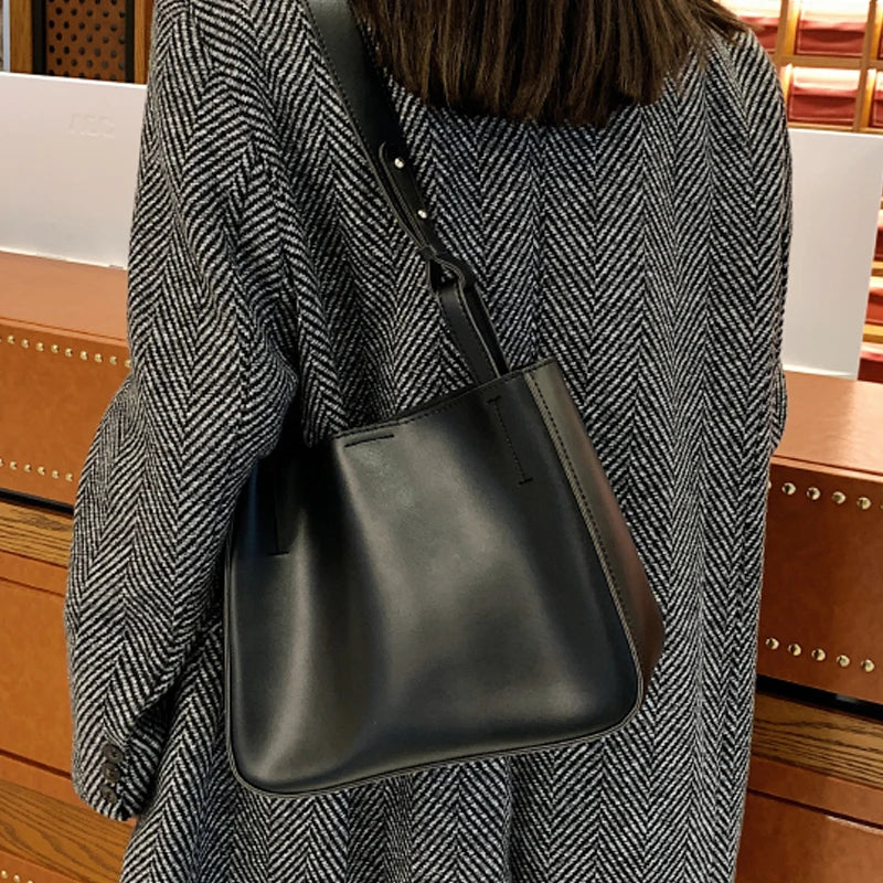 Retro PU Leather Messenger Bag Autumn Winter Texture Bucket