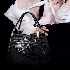 Women Shoulder Bag PU Leather Large Messenger Bag Interior Zipper Pocket