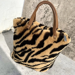 Plush Bucket Bag Faux Fur Shoulder Bag Large Capacity Fluffy Chain Bags